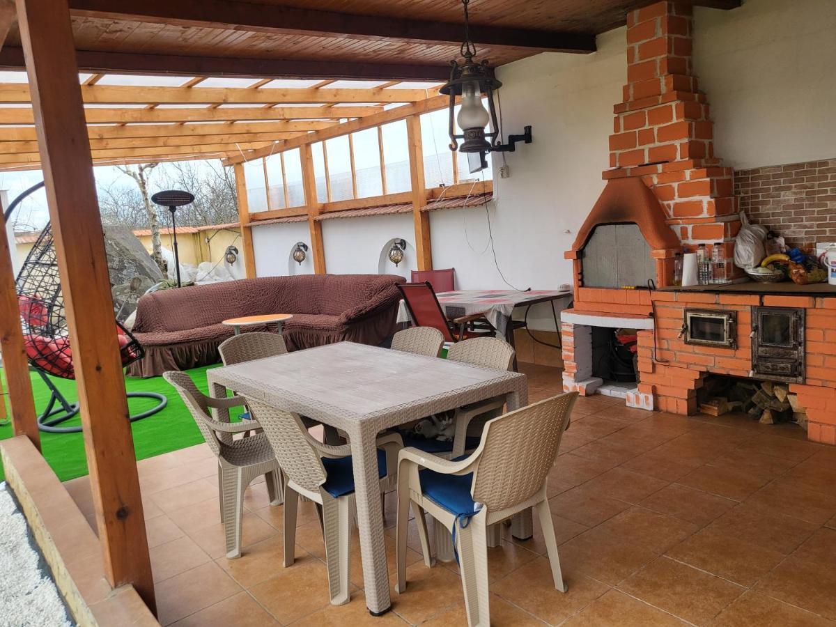 Villa Vila Ana Cu Terasa Gratar Si Jacuzzi Satu Mare Exterior foto